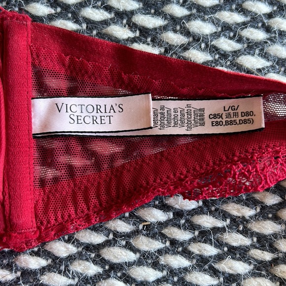 Set of 2 Victoria’s Secret Bralettes - Picture 7 of 13